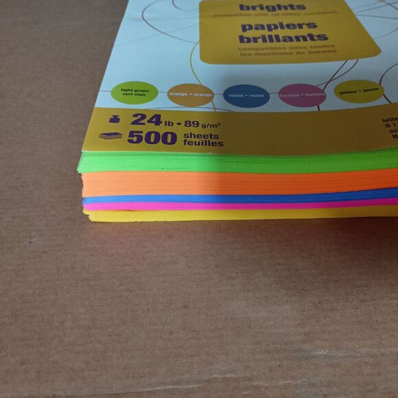 Staples bright colored copy paper variety pack 8.5"x11" approximately 300 sheets - Picture 3 of 4